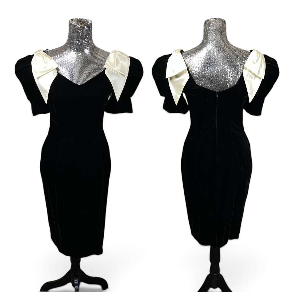 Late Edition Vintage 80s Black Velvet Bodycon Dress Sweetheart Bow Shoulder Sz 4